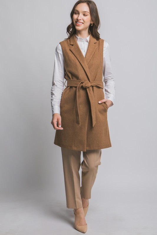 NOTCHED LAPEL SLEEVELESS COAT
